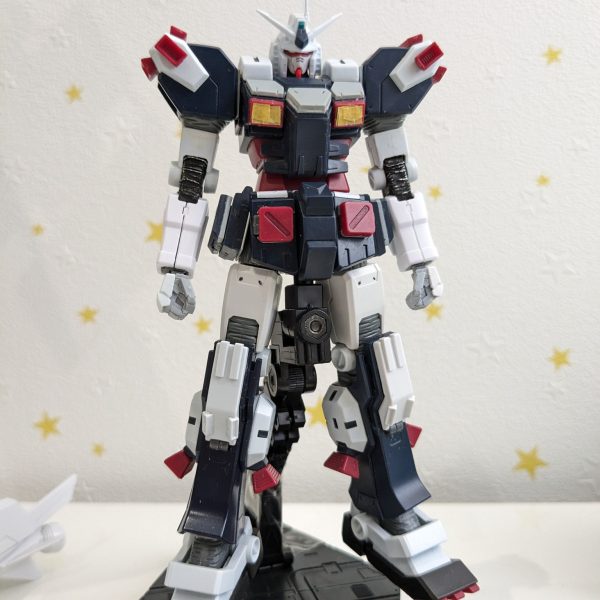 サンダーボルト版HG FAガンダム進捗腕のシーリング表現上手くいきました！シルバーでドライブラシを行いそれっぽく表現しました。目指すはHGでMG近いクオリティです！（3枚目）