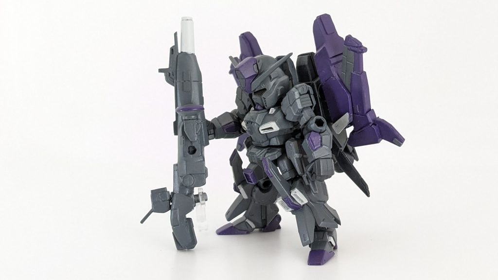 サムネのお気に入りポーズ。ゼータ系は長物を立たせて飾るのは定番ですよね💡500円ガチャと言えど改造すればかなりのボリュームと満足感が得られます😋初めてアンサンブルの塗装&改造したけど楽しかったので機会があればまたやりたいです!