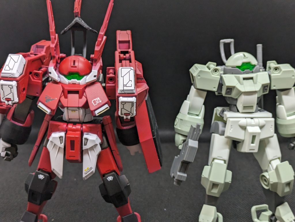 頭部のバイザーは開く事もできます、改造には主にSDガンダムと旧キットのウイングガンダムとガンダムデスサイズを使用しました。