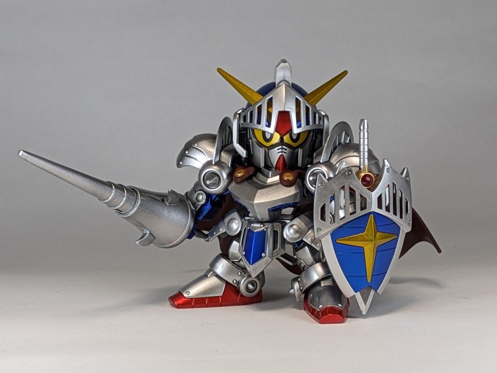 盾の凸意匠は最初に何を思ったのか…全て削って平らにしてしまい、ドリルで穴開けてベアリングを埋め込んでます。ただ、1㎜しかなかったのであんまディテールとしては際立つ事も無く…思い付きの失敗でした。1.5とか2mmならよかったんだろうけど新規で購入するまでの意欲が出ずこのまま。後でどうしても気になったら修正します(;^ω^)