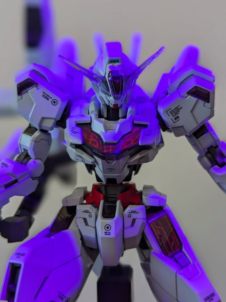 キット付属のシールにレッドを吹いて劇中印象的なパーメットスコア5状態を再現しました。