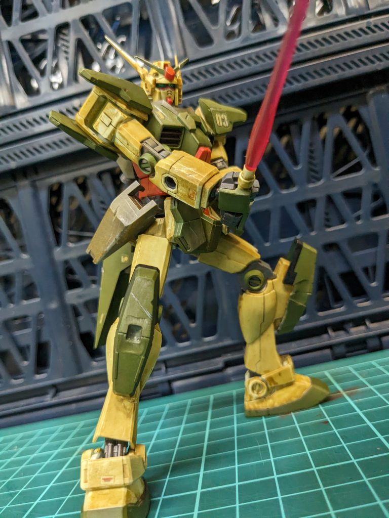 ビームサーベル両手持ちで。