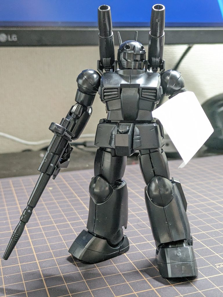 仮組みした際に、厚紙でシールドの模型を作成してサイズ感を確認しました。