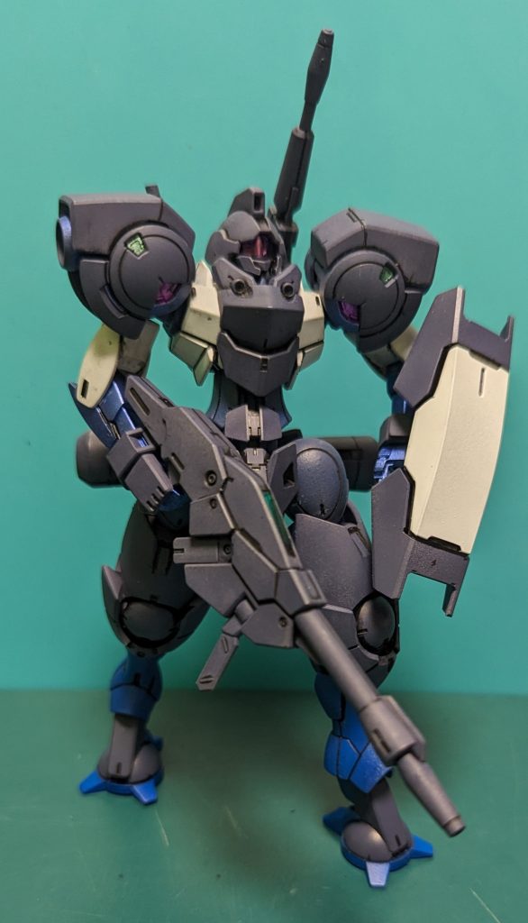 肩口のセンサーのカラーを入れるとかなり印象が変わる。 