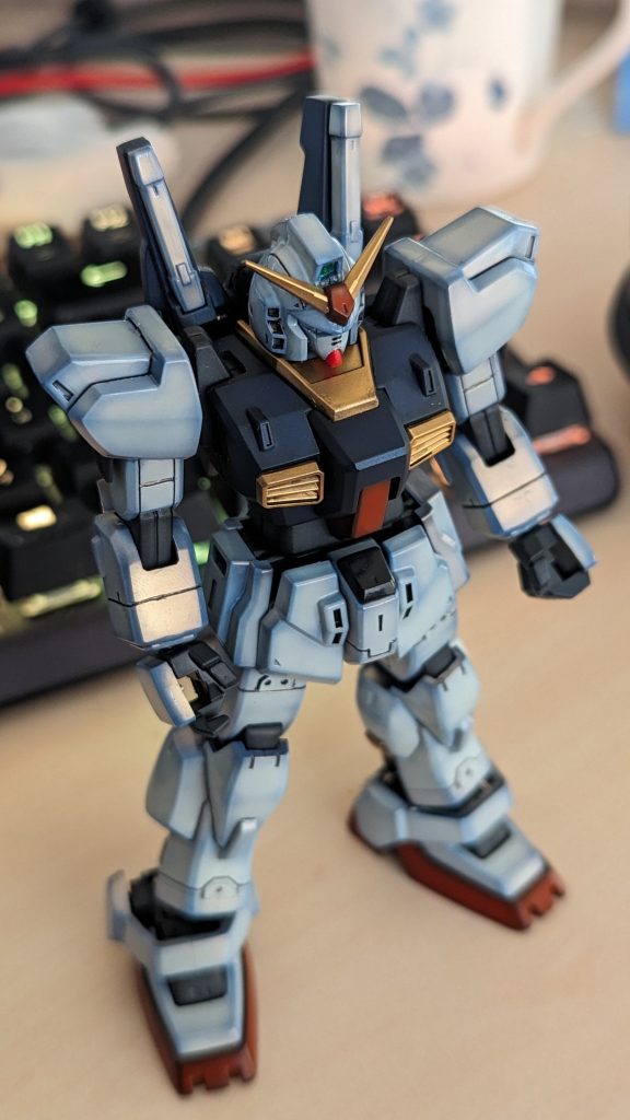 まだまだ稚拙な部分は多いですが、今回は【白銀のガンダム】を表現したくなったので【白キャンディ】塗装を頑張t・・・以前にもシュバルゼッテで試みた塗装ではあるのですが、アレは自分のイメージとかけ離れたモノに出来上がってしまったので再チャレンジしてみた次第。自分のイメージの7割ぐらいの塗り上がりになってる気はする。