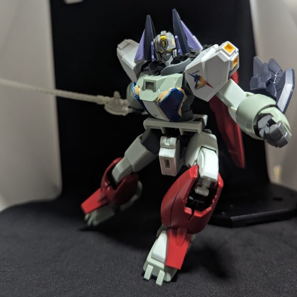 久しぶりにガンプラいじってました。別のベクトルで咽そうなデミのつもりでしたが頭にガンヴォルヴァ使ったせいでデミに見えない、たぶんどこぞの反スペーシアン組織が現地改修で作りあげた擬似ガンダムタイプとかだと思います(白目)3枚目はペイントソフトで適当にカラー乗っけてみました、剣はジャンク漁ってたら出てきた適当なヤツです。（2枚目）