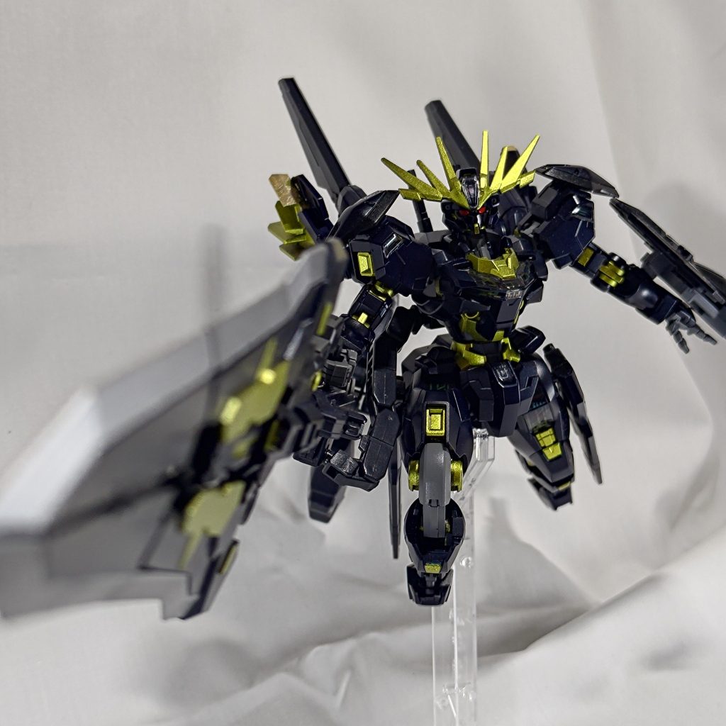 剣槍モード加速しそのまま敵を貫き、薙ぎ払い敵を切り裂く