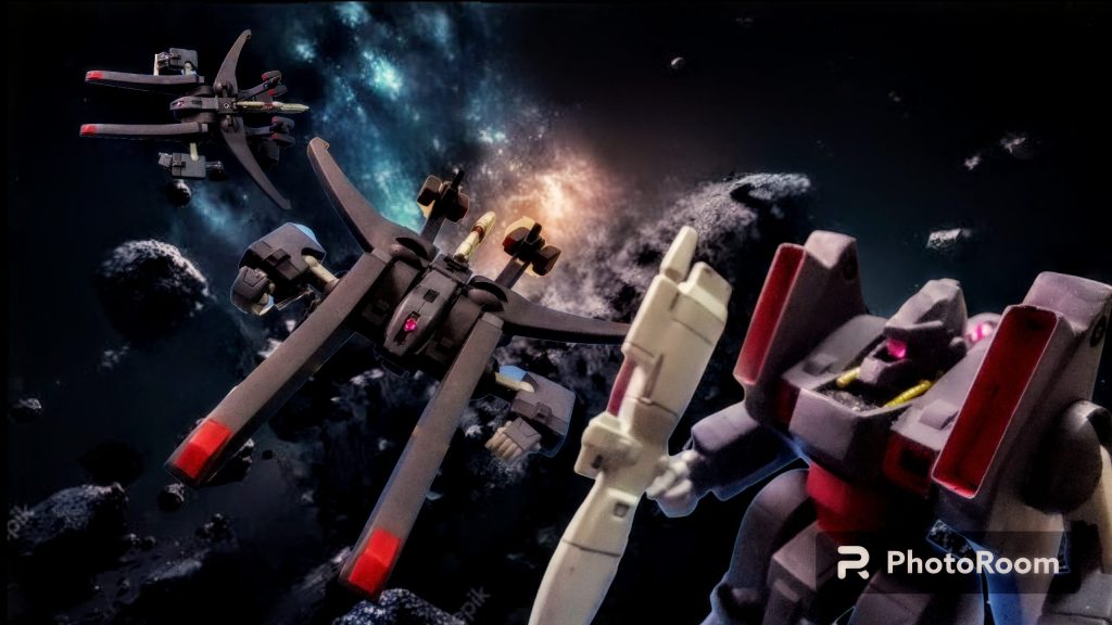 今回のガ・ゾウムはモノアイを人工ダイヤに変更した以外は高校1年の頃に製作した状態のままデス😅