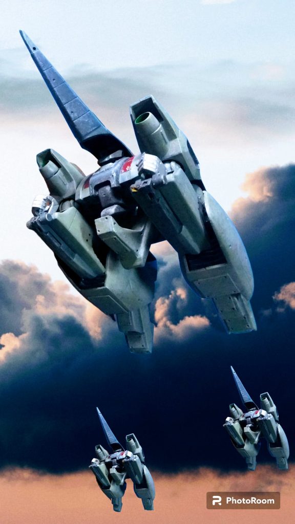 こちらは中学2年の頃に作った旧キットのメタス。生意気にもオリジナルカラー、オリジナルデティールを加えています😅