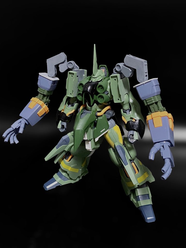 思いつきでジオングの腕をつけてみたところ。