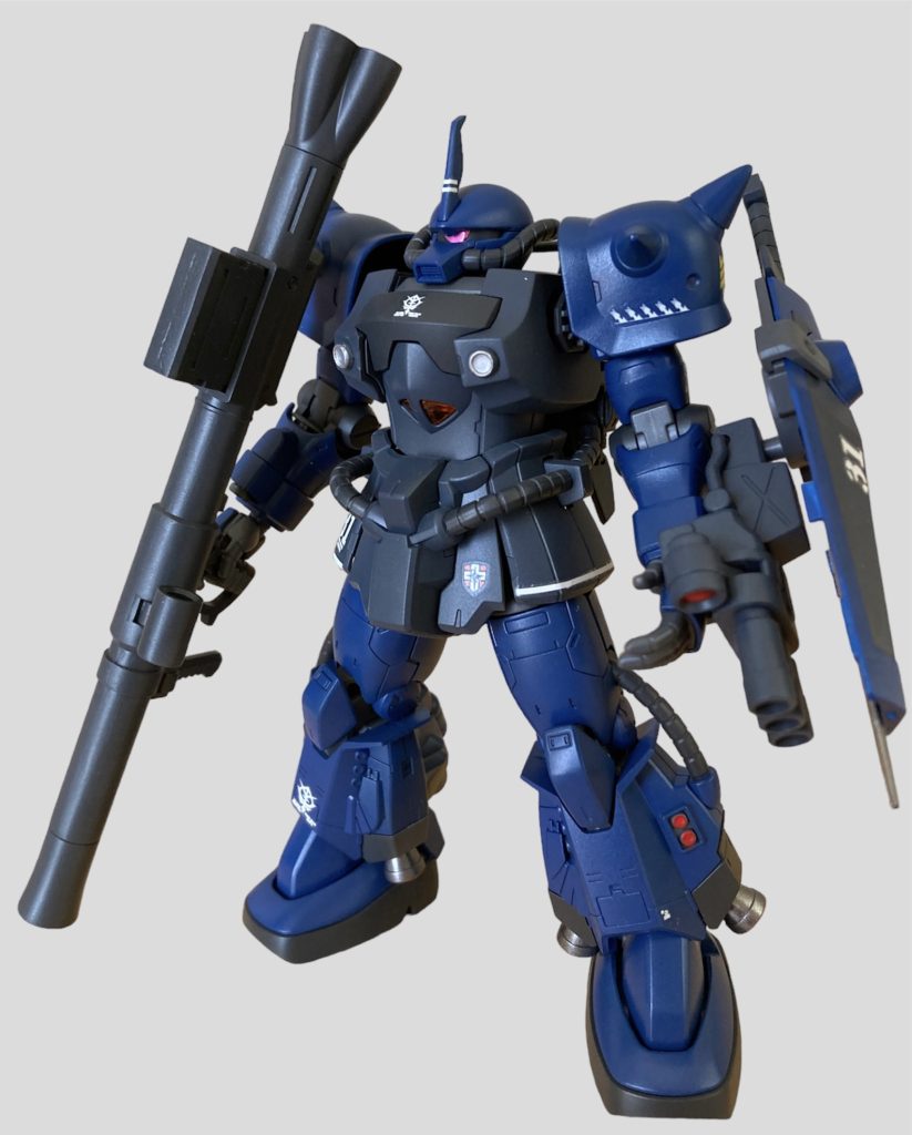 デカール貼りとトップコート後です塗装は頭部、手脚はティターンズブルー2にコバルトブルーとホワイトを少々、胴体はティターンズブルー1と2で調色武器他は黒っぽいところはジャーマングレー