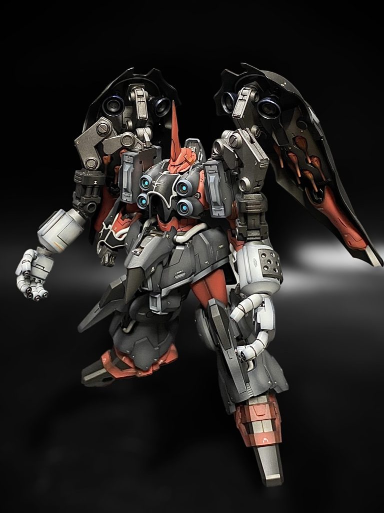 名前のクシャトリヤG3、G3とは「G生物第3形態」の略です。そう、バイオハザードにドップリ浸かっております。バインダー2つの代わりにくっつけた腕が、見た目に何となく似てきたので!