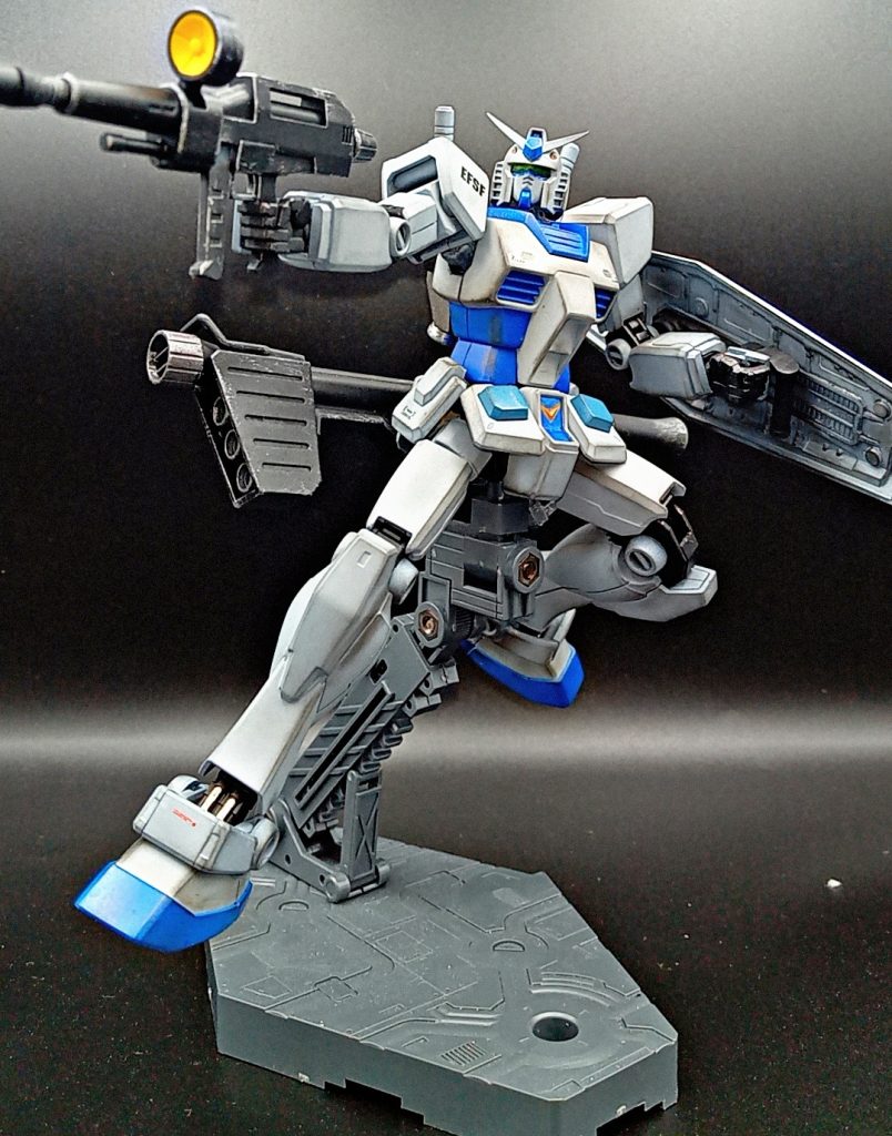 THE！ガンダムポーズもしてみました(*^ーﾟ)b ｸｯﾞ足の骨格がチラ見してるのいいですよね〜♪