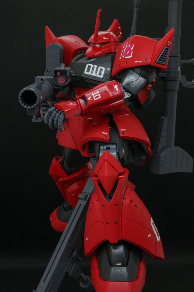 モノアイはWAVEのH・アイズを入れてあります。