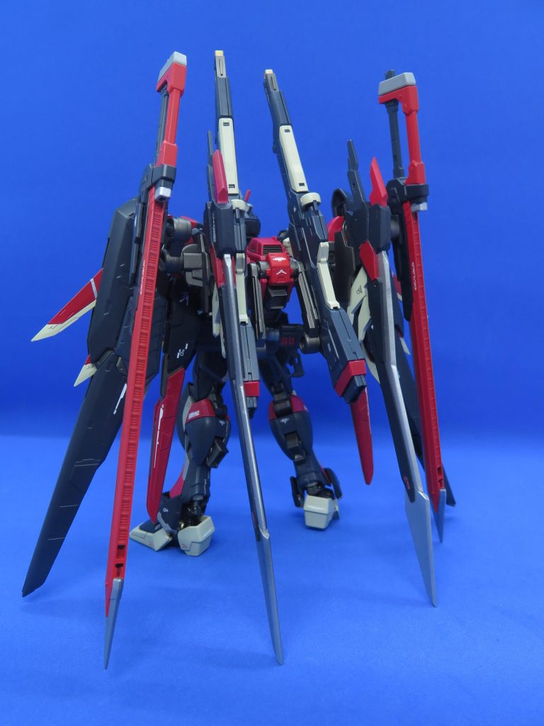 デスティニーシルエット改フォース、ソード、ブラストの全シルエットの特性を備えた万能型モジュール。改修点としては中央ブロックにはハイパーデュートリオンエンジンを新たに搭載して、左右の翼部にも新規の実体剣を増設した為、エクスカリバー用のウェポンラックを追加しました。