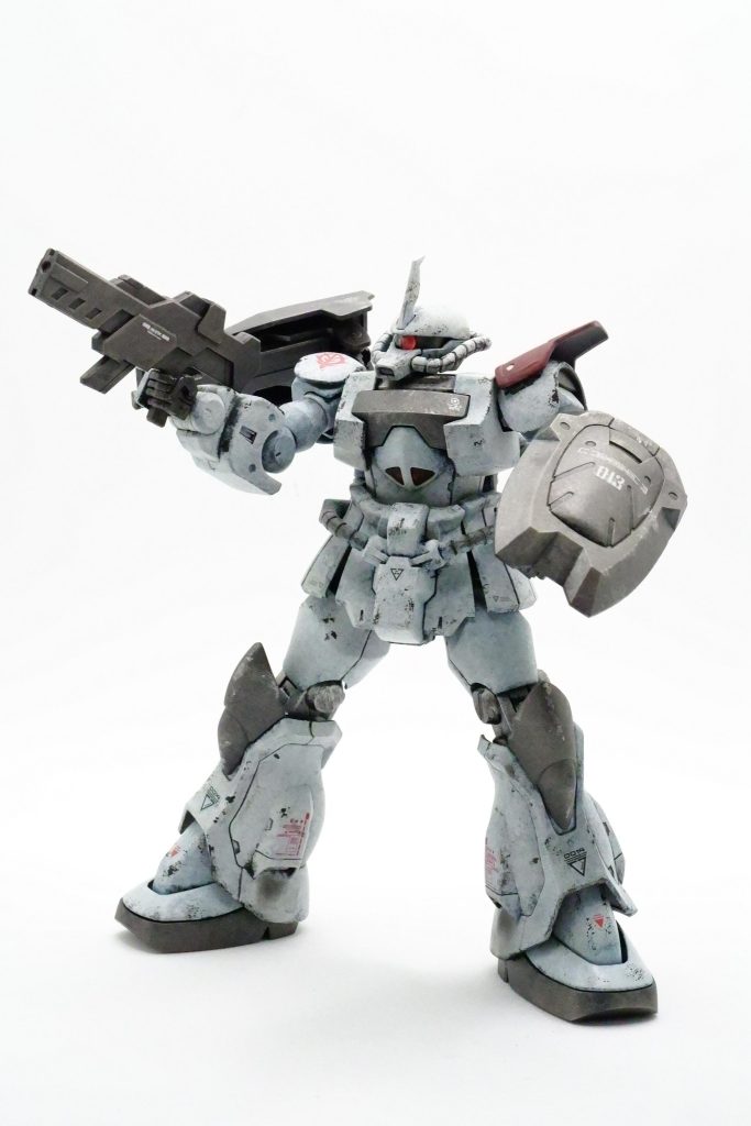 いつの間にか装備していた出所不明の武器。なんか世界観がちょっと違う気がするけど、威力はそこそこある。