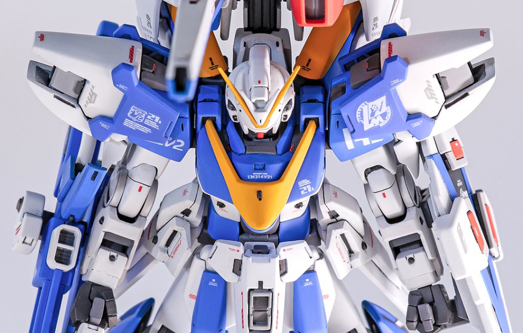 ■カラーレシピ本体ホワイト＝ニュートラルグレーI （G）ブルー＝ブライトロイヤルブルー （G）+コバルトブルー（C)+EXホワイト（G）少々レッド＝ローズブライトレッド（G）+EXホワイト（G）少々イエロー＝キャラクターイエロー（C）+EXホワイト（G）少々ABパーツ ホワイト＝コールドホワイト（G)グレー＝ニュートラルグレーIII （G）メカ色１＝メカサフHEAVY （G）メカ色２＝グラファイトブラック（C）メカ色３＝スターブライトジュラルミン （G）　他