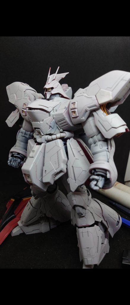 こんな感じでスジ彫り入れてます