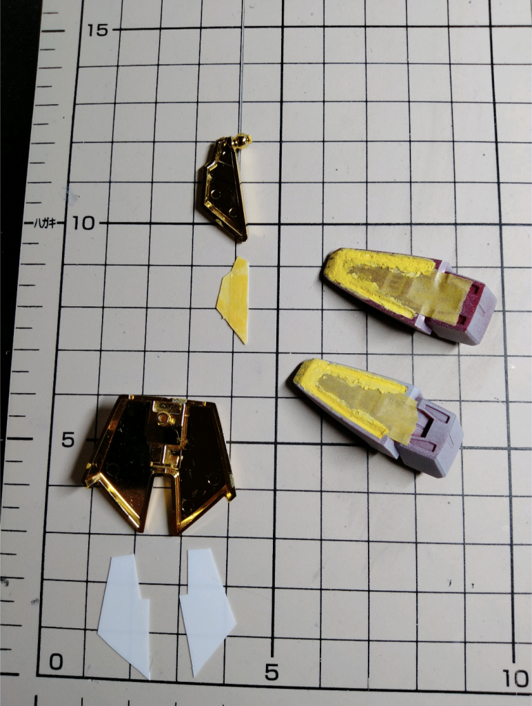 腰パーツの裏打ちと足の裏の肉抜き穴埋めは定番の処理ですね