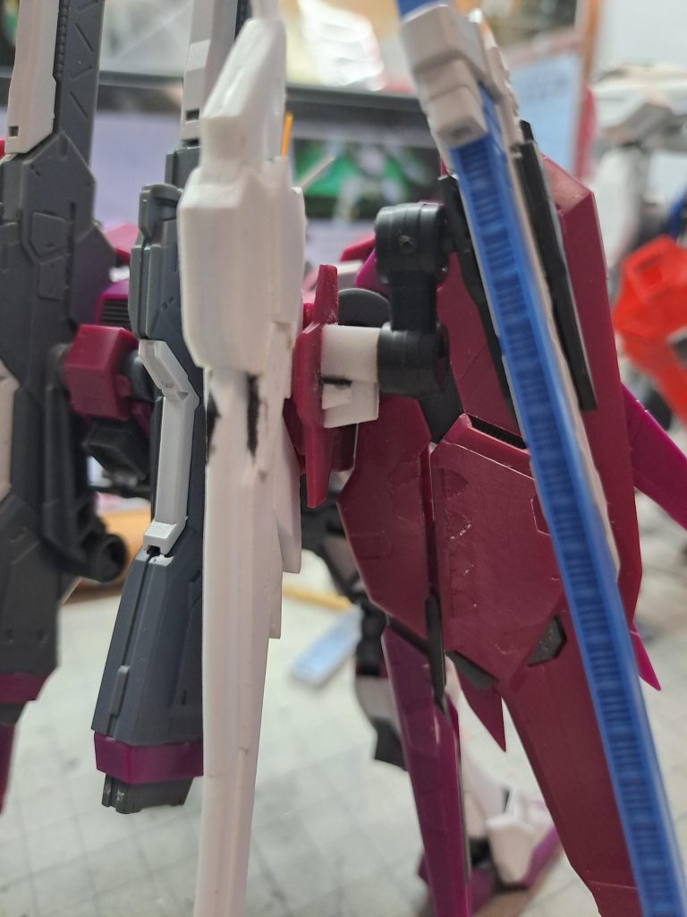 余剰パーツでエクスカリバーを追加懸架出来るようにしました。