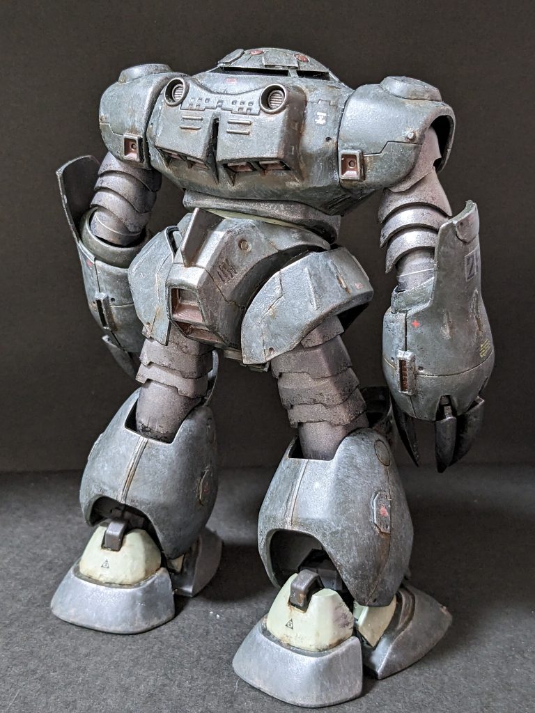 【背面】節々の錆垂れ表現は強めです。ウォッシングとトップコートを繰り返したからか、思った以上にボディ表面のザラザラ金属感が出た気がします。