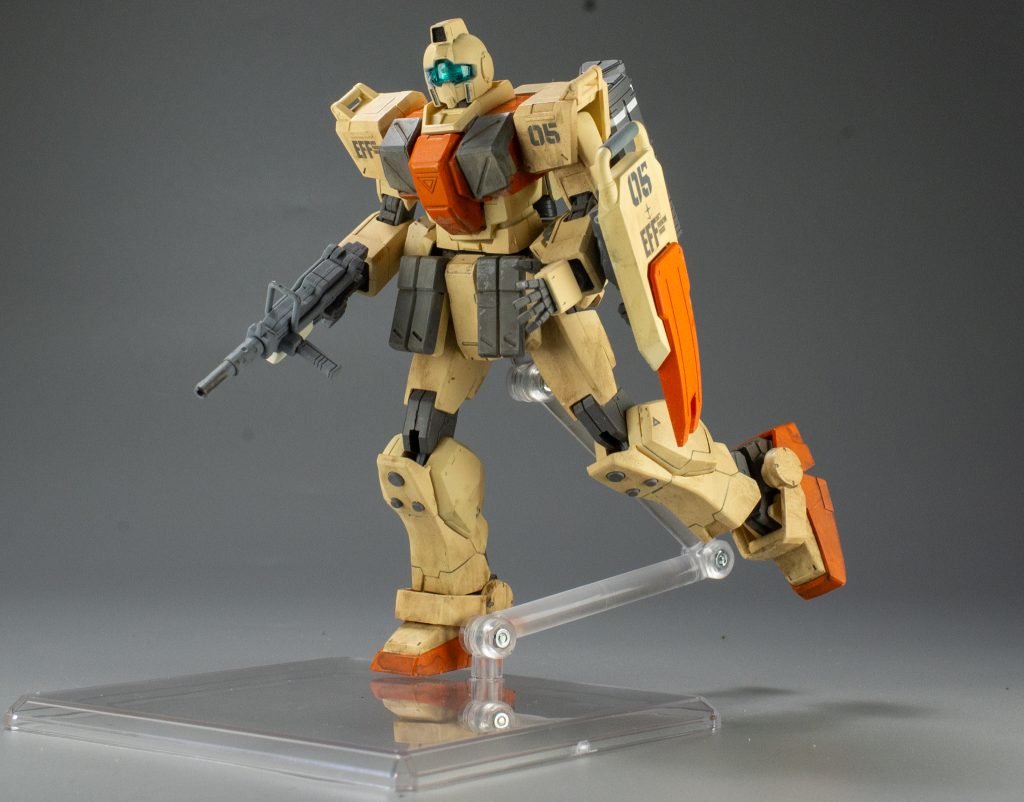 この陸ジム裏テーマがありまして、2年前、スプラトゥーン2にはまっていた自分は、持ちブキがZAPでして、ZAPをMSに当てはめるとどうなるだろうという思って色が似ているし、軽マシンガンを装備して機動性の高い陸ジムじゃないかな、と妄想して作りました。