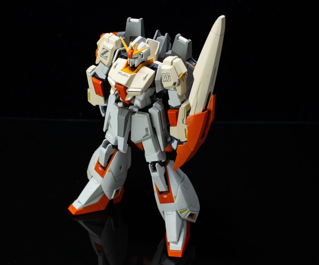 カラーリングは、胸・肩などは、クレオス レドーム＋白、ウェーブライダーはレドーム＋ガイアノーツ、ニュートラルグレー4適量です。オレンジは、タミヤのピュアオレンジ、白はクレオス 316番＋ガイアノーツ、EXホワイトです。