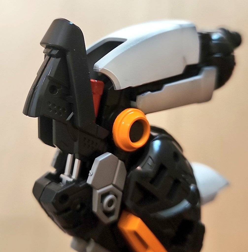 シリンダーを赤とシルバーに塗るととても破廉恥ですねブレックスさん。