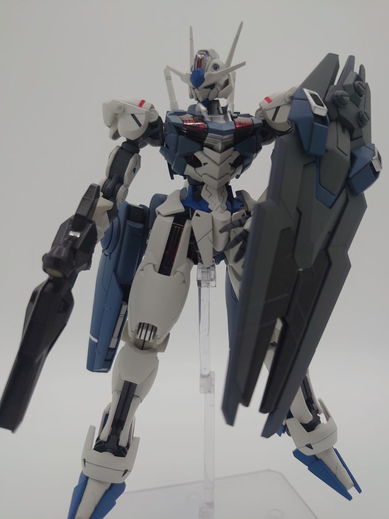 盾は本来消耗品だと思うので、本体カラーには合わせず軍艦色2などで塗装しました。ビットオンフォームは想定していません。
