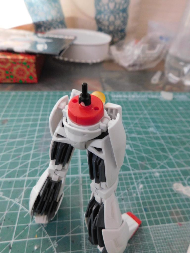 腰部は引き出し構造に改造してます。コレにより、違和感の無い膝立ちが可能です。