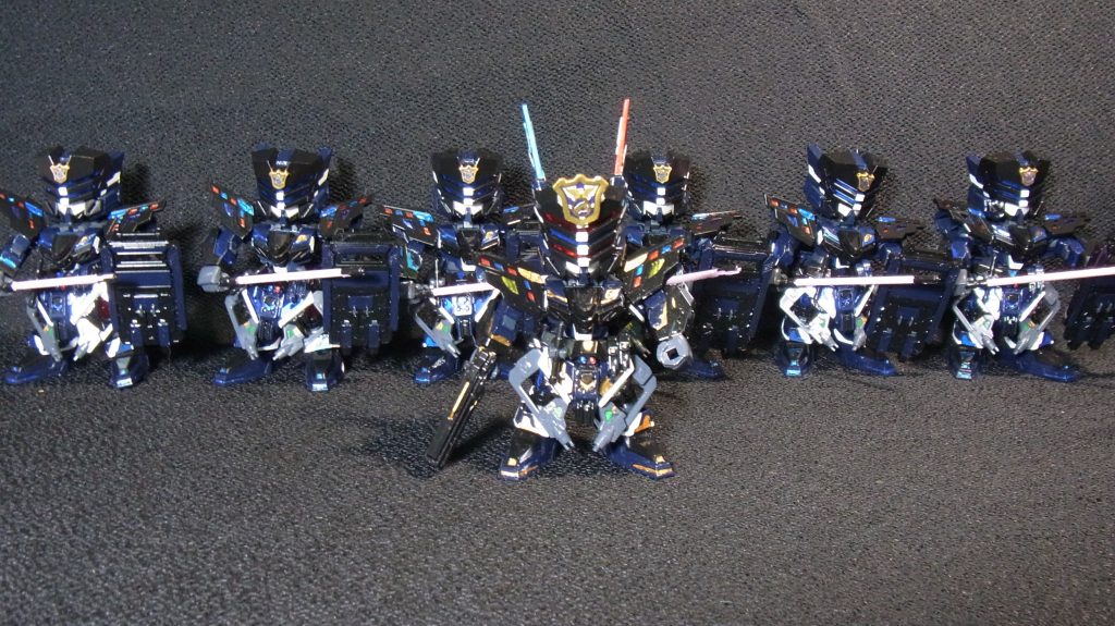 一般隊員がいると隊長が引き立つと同時に、隊長がいると一般隊員に迫力が出ます。そして、作品に奥行や物語の想像ができます。