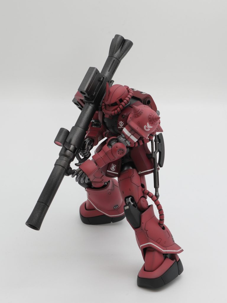 腕と脚は後ハメにして合わせ目消ししています。