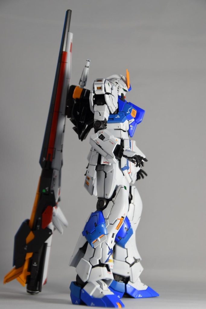 そして右に回り側面を撮影