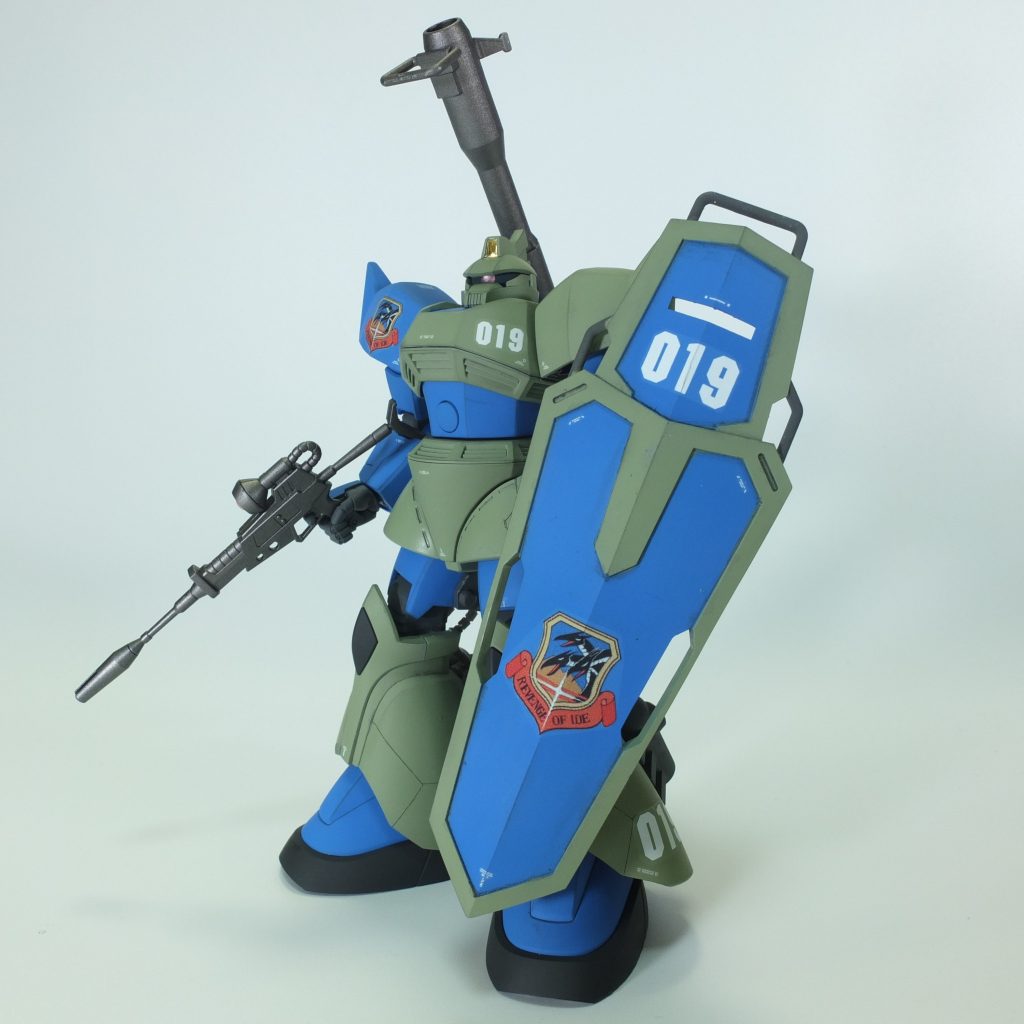 正面。近くのレンタルラボでUVプリンタを置いているところを見つけたので、デカールはUVプリンタで作成してみました