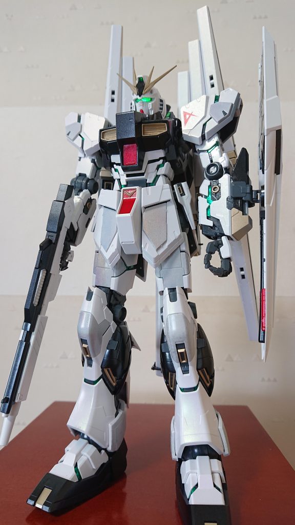 全体を♪このキットの弱点。ファンネルポロりが多いのでブンドド出来ず( ノД`)…ポーズは巣立ちのまま。