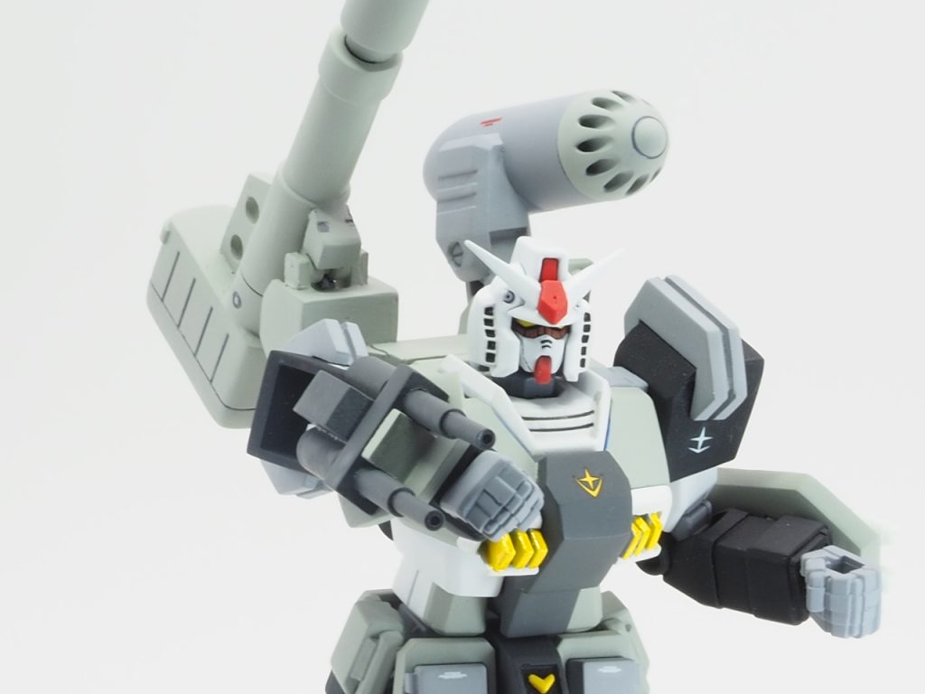 2連装ビームライフル本体はプラ材でフルスクラッチしました。本体をマグネットで腕部アーマーに装着しました。