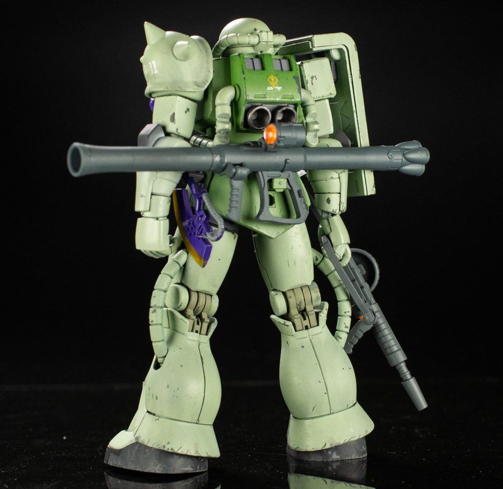 関節部には、クレオスのRLM02グレーを吹いています。緑系のグレーなので、本体色になじんでいると思います。武装もフル装備にしてみました