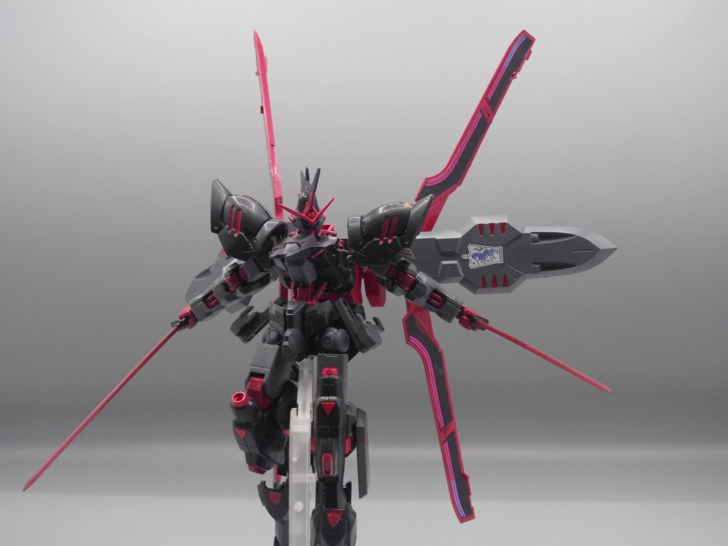 阿頼耶識 TypeｰG(タイプGUND)阿頼耶識とGUNDの複合フォーマットただひたすらに機動力と機体性能の向上に特化させている(GUNDのオールレンジ攻撃はオミットされている)