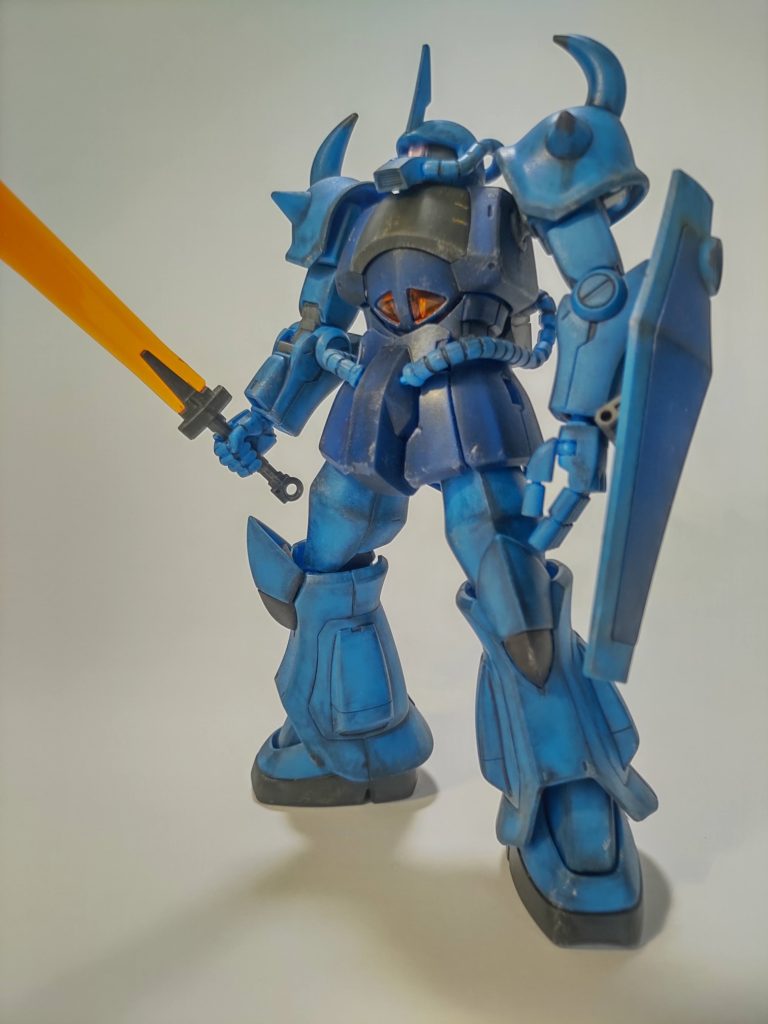 つい最近、ガンスタを知り、皆様の素晴しい出来のガンプラを見ていると自分でも久しぶりに作りたくなり(何度目かの復帰です)、40年以上前に置いてきた 1/144グフの忘れ物を回収するいい機会だと HG 1/144グフを作ることにしました。幸い丁度、再販品を入手できました。この呪われた話を聞いてもらって成仏させたいと思ったのです。