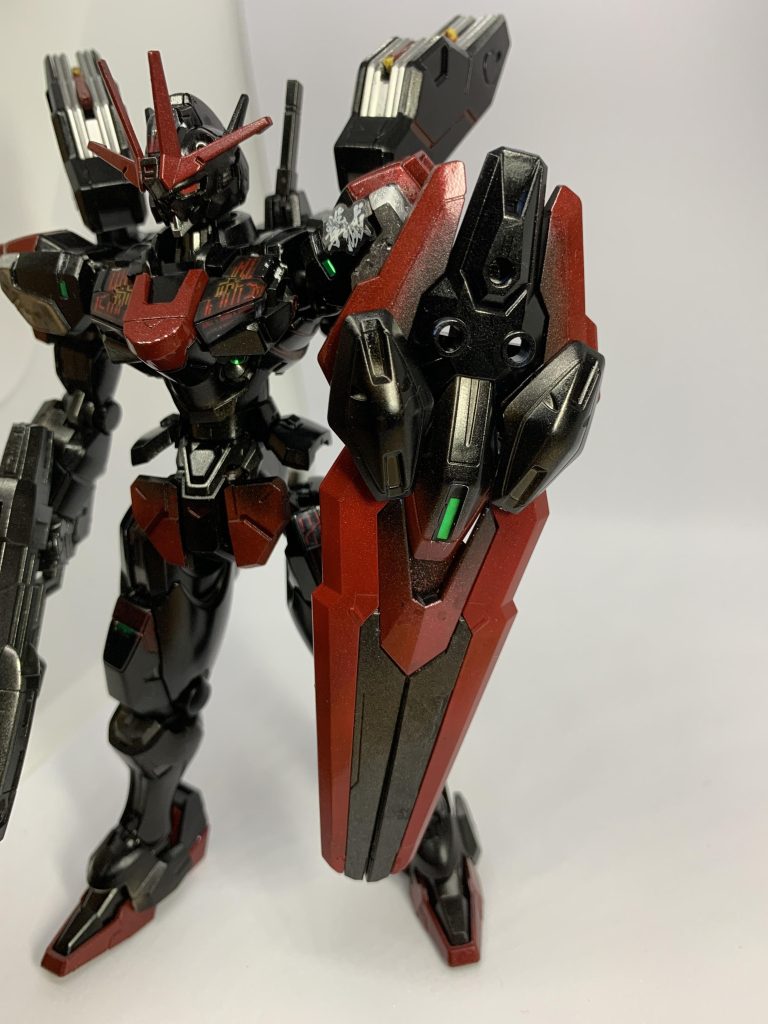 このカラーリングの特徴としてキャンディーレッドを利用してグラデーションを使いニコニコのトマトクラッシャーの異名と覇王色風にしました。