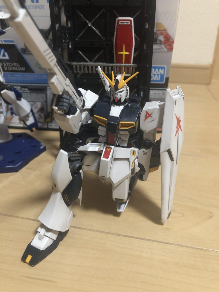 エントリーグレードでこのクオリティは凄い！値段も安いし練習に丁度いい^_^だがファンネルは値段が安いからしゃーないにしろビームサーベルは欲しかったかな。