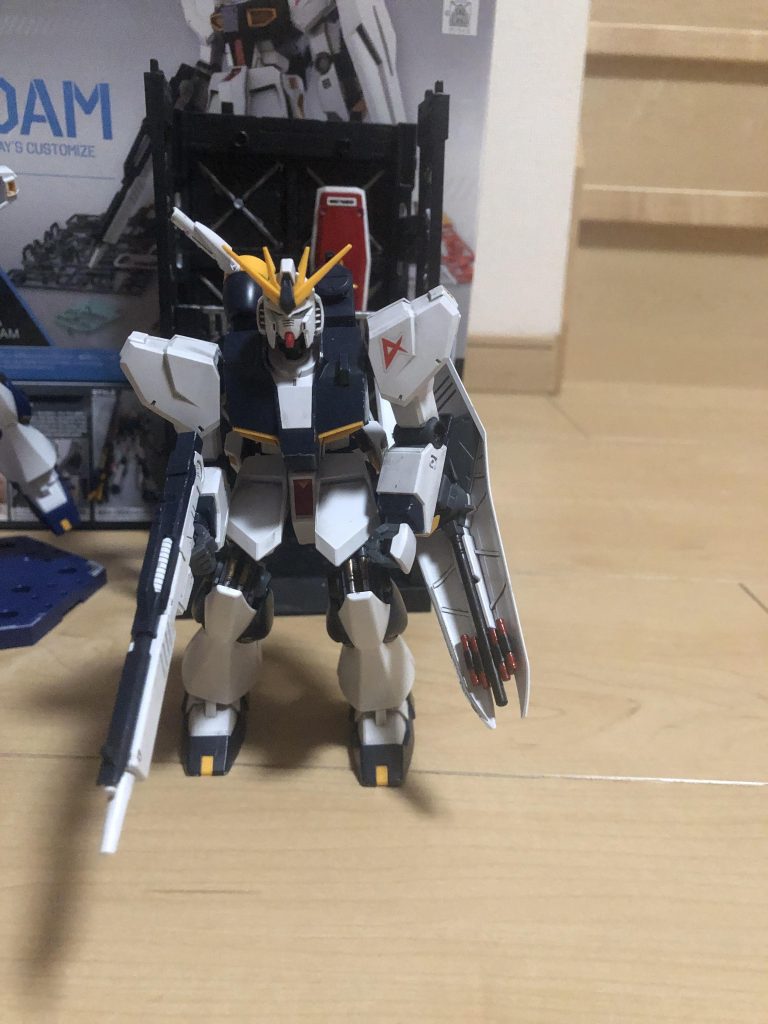 色んなポーズが出来て面白い。逆襲のシャアが1番好きなのでいつかはジオラマに挑戦します。