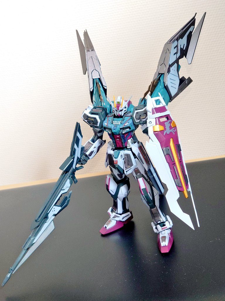 EG ストライクガンダム–3枚目/制作者：ベアーる