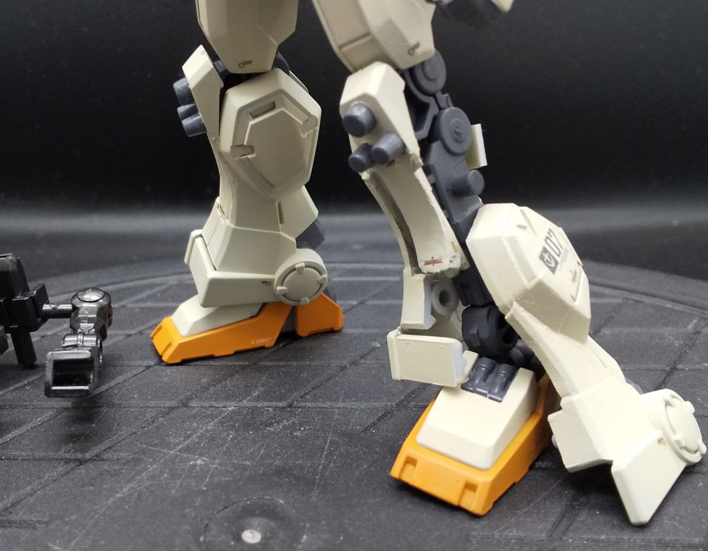 脚部は分割可能です