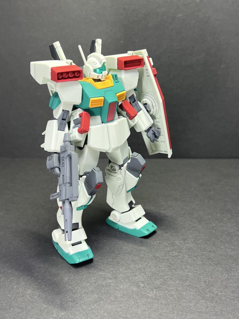 最近、『セイラマスオの気まぐれガンプラ製作記』を読んで、水性アクリルの筆塗りのやり方を学んだので、ちょっと練習した次第。まだまだ練習が必要だなと思った次第。