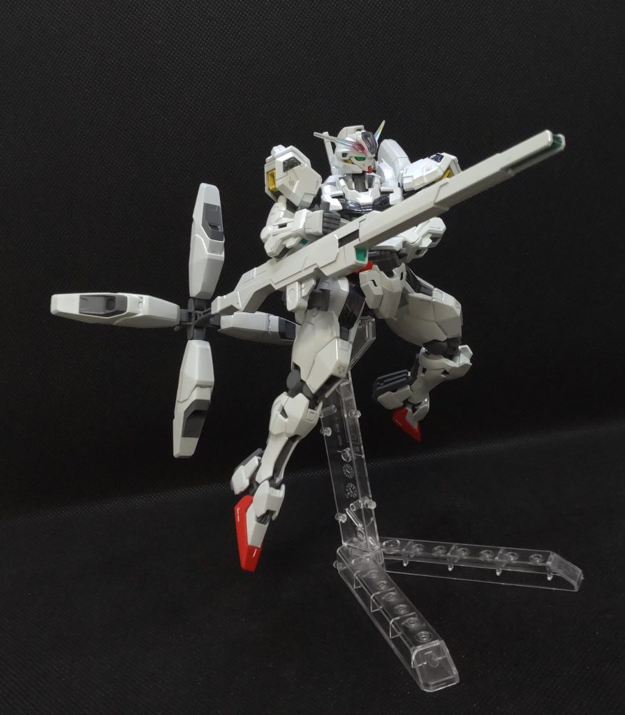 水性ホビーカラー派なので、先日発売されたホワイトパールをキュベレイに使おうと買ってたのですが…その前にキャリバーンも真っ白なモビルスーツだし似合うんじゃ?と思って使ってみましたが、使って正解だったなぁと。