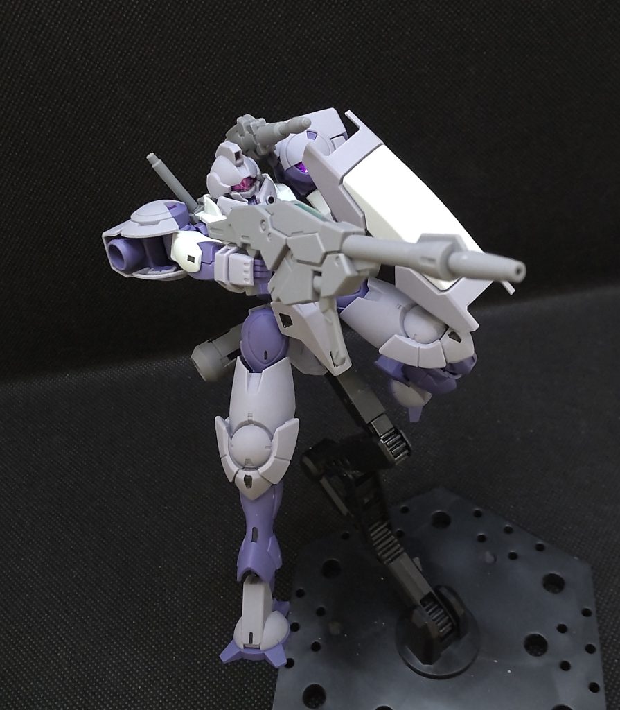 特にショルダーキャノンは二軸で可動するので収納状態と射撃状態の収まりがすげぇ良いんですよね。もうちょっとみんな買ってもいいと思うなぁ。