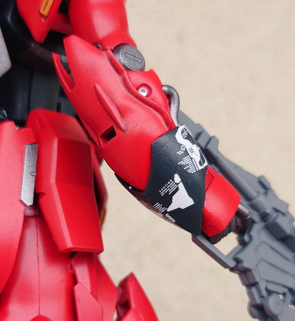 こちらも同じようにデカールで袖付きのエングレービング風に。