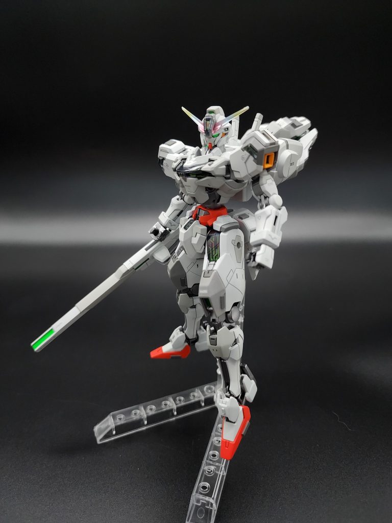 スジボリはもちろん! 今回は箒とバックパックを合わせ目消して胴体を伸ばして、更にプラバンを付けました。