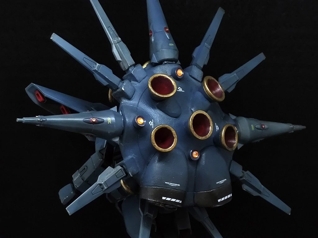 ドラグーンシステム後側はこんな感じ。大型バーニアを5基、固定ビーム砲を4基追加しています。